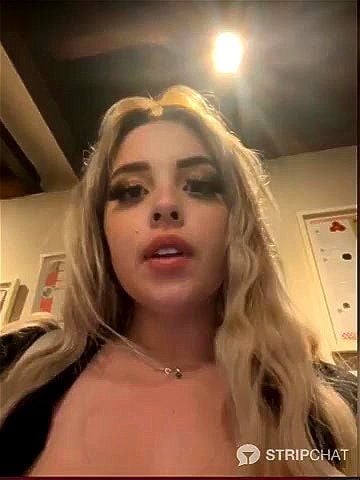 **--Squirting in Restaurant-*-