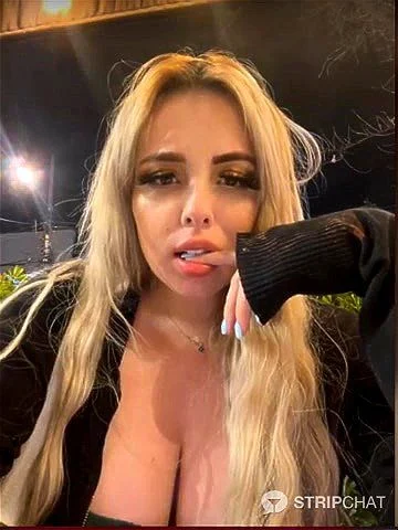 **--Squirting in Restaurant-*-