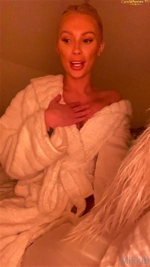 Mikki B Thumbnail