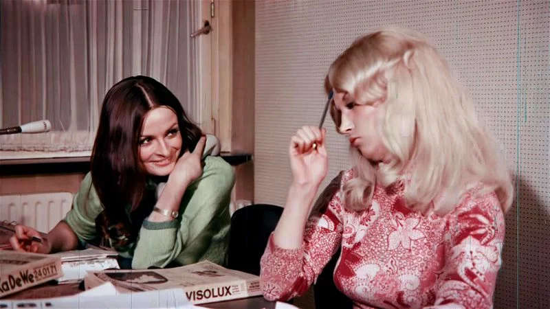1972 - Swingin Models (1080) (AI UPSCALED) 1972 - Swingin Models (1080) (AI UPSCALED)