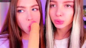 Kissing thumbnail