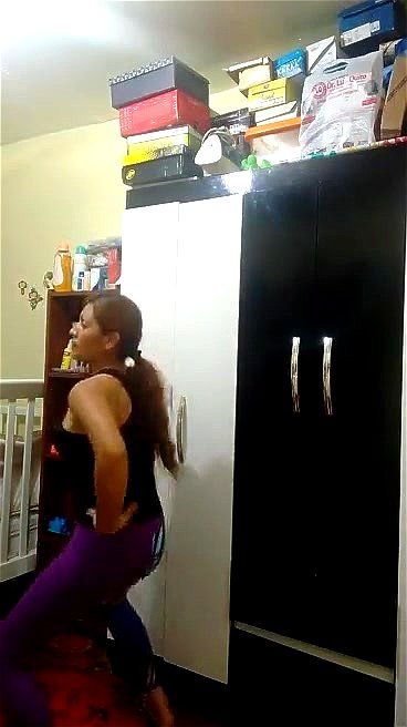 milf baila tengo la casa sola milf baila tengo la casa sola