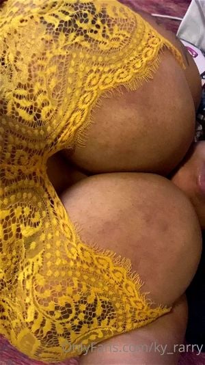 Bbw Huge Juggs Laying Down - Watch Ebony Bbw Jiggles tits in bed - Ebony, Bbw Tits, Hugetits Porn -  SpankBang