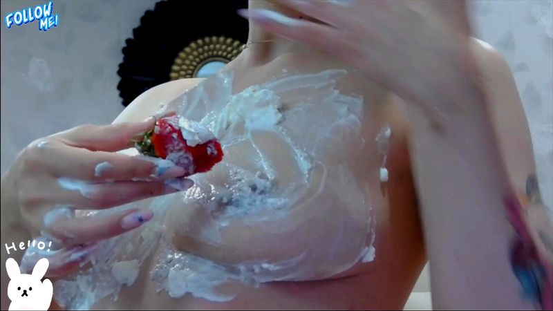 Ginger pie gets messy and creamy