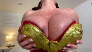 Wonder mommy and her plastic tits