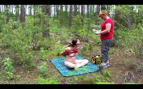 Tied & Vibed Outside エロ動画 - SpankBang