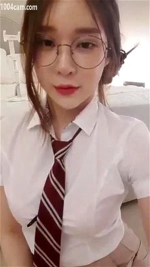 charming girl thumbnail
