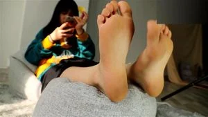 Asían student's feet and soles (barefoot)