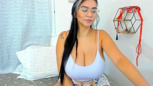 Valente big boobs cam