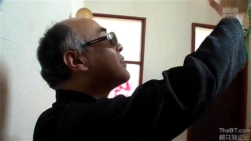 魅惑的な幽霊のエロティックな誘惑 エロ動画 - SpankBang