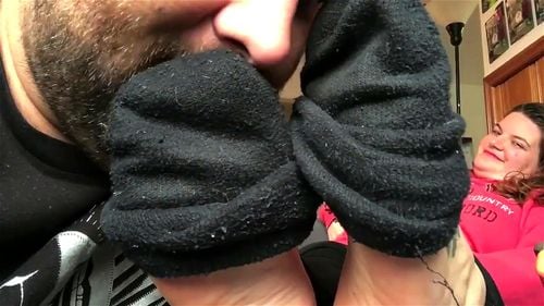 feet smelling thumbnail