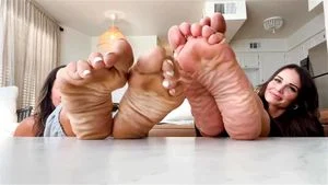 Milf feets :) thumbnail