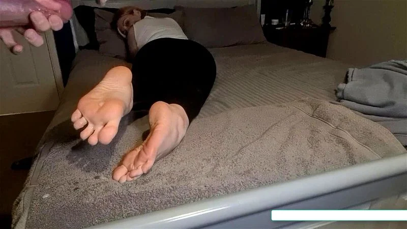 Bad Cum on Sexy Soles