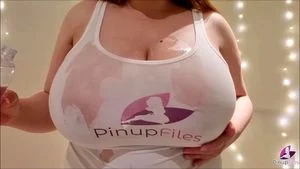 Sara Willis Ginormous Tits thumbnail