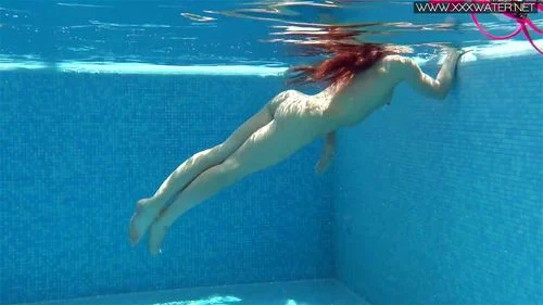 Nicole Pearl super hot and horny shaking ass in the pool by Underwater Show: Porn