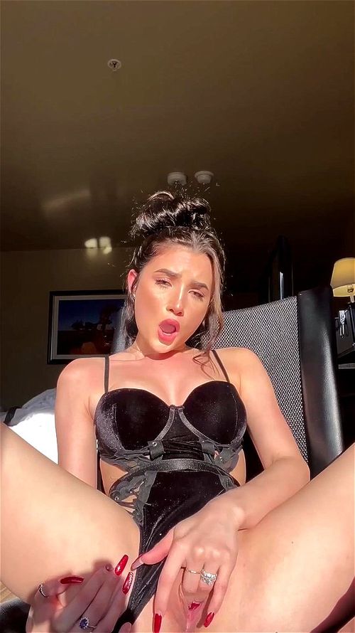 HOT ONLYFANS TEEN SQUIRT FOR DADDY