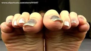 long toes thumbnail