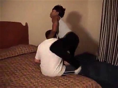 ヘッドシザーファイト エロ動画 - SpankBang