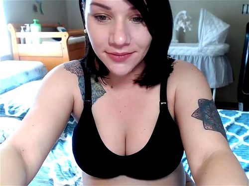 Watch 17wks pregnant 28m30s colostrum squeeze pale skin tattooed - Milking,  Pregnant, Colostrum Porn - SpankBang