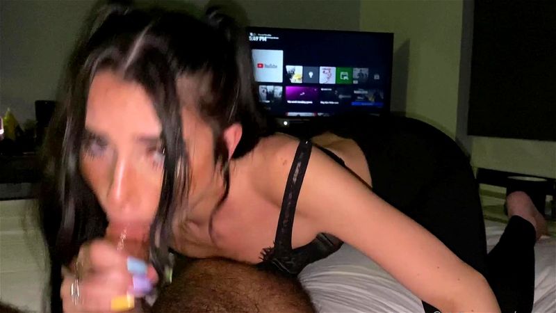 DEEP THROAT BLOWJOB HOT TEEN