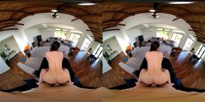 Brunette teen  thumbnail