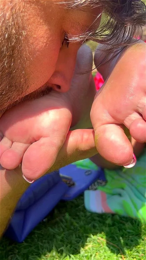 foot smelling, amateur, bbw, foot sniffing