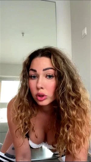 SEXY ONLYFANS MODEL SQUIRT