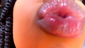 Kissing thumbnail