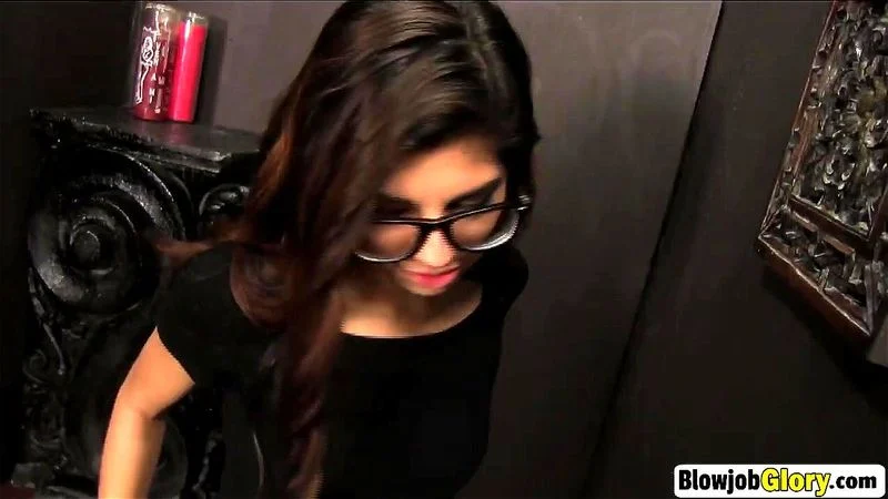 Beautiful Brunette Babe Sucks Big Dick In glory Hole Beautiful Brunette Babe Sucks Big Dick In glory Hole