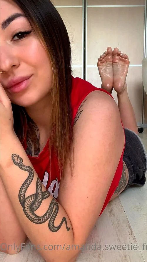 In the pose oily soles