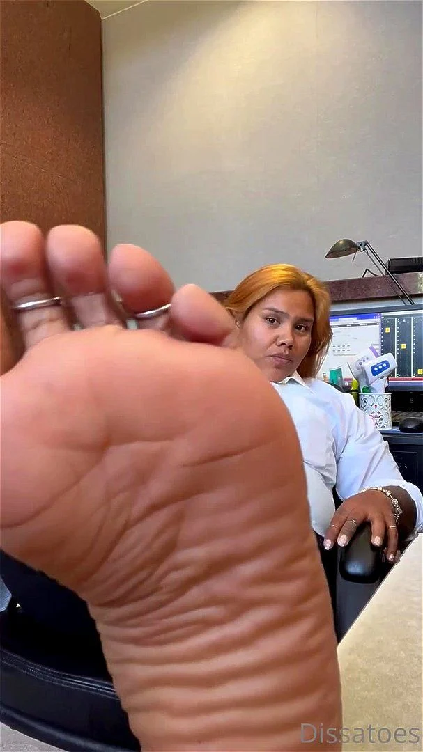 Stinky cheese feet for simps to get hard to Stinky cheese feet for simps to get hard to
