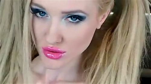 Incredible Tongue Action