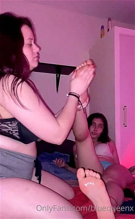 lesbian foot worship