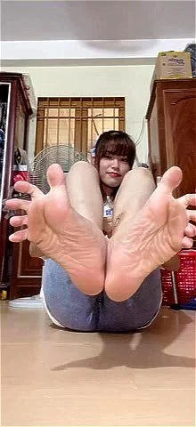 Phenomenal feet flexibility and teasing thumbnail