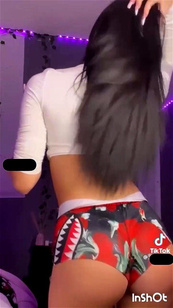 Sexy Thot Showing Off Ass