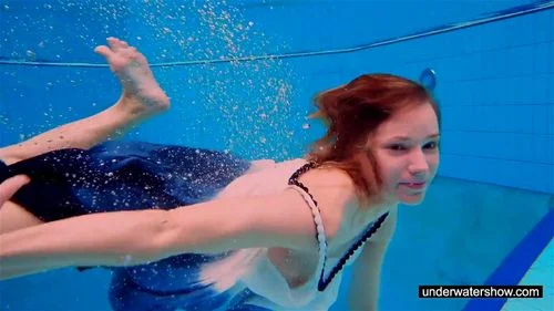 Watch Teen girl Avenna is swimming in the pool - Pool, Teen, Public Porn -  SpankBang