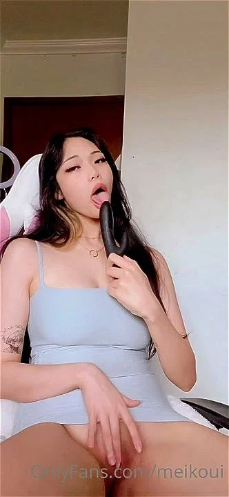 MEI KUOI DILDO FUCK