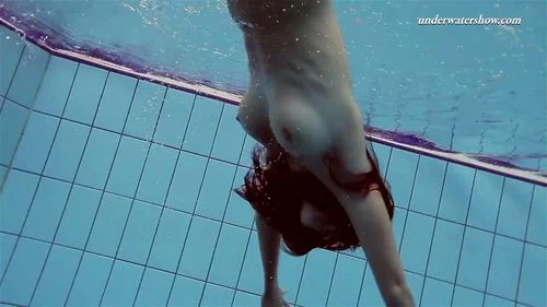 underwatershow, solo female, perfect ass, brunette