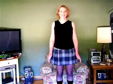 Pretty doll training herself エロ動画 - SpankBang