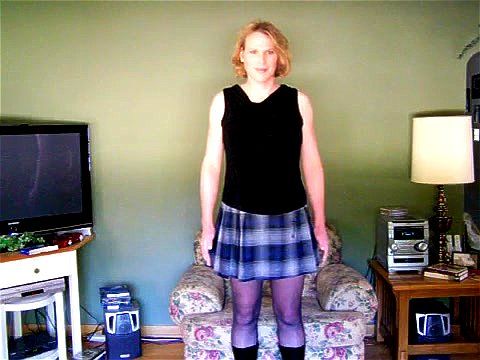 Pretty doll training herself エロ動画 - SpankBang
