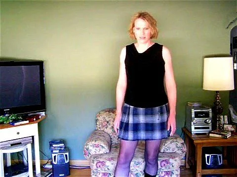 Pretty doll training herself エロ動画 - SpankBang