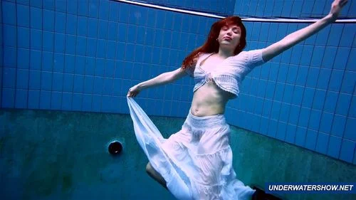 underwatershow, pool, natural boobs, solo