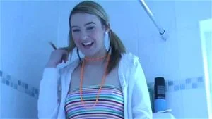 Katie K Has A Wee Bit Of Fun In The Tub