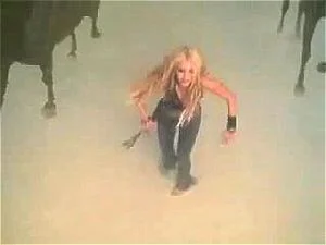 shakira thumbnail