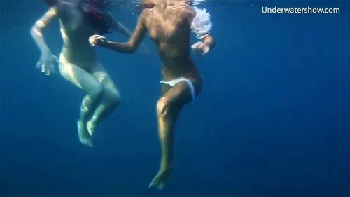 underwatershow, small tits, outside, teenager