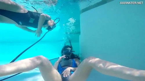 underwater babes, Underwater Show, amateur, fingering