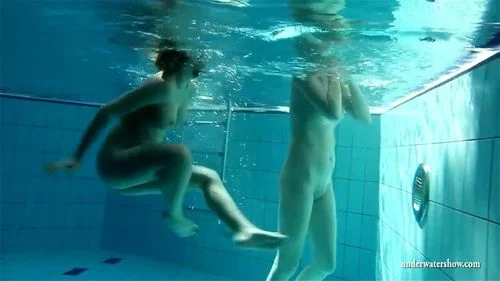 Underwater Show, babe, lesbian, pool girl