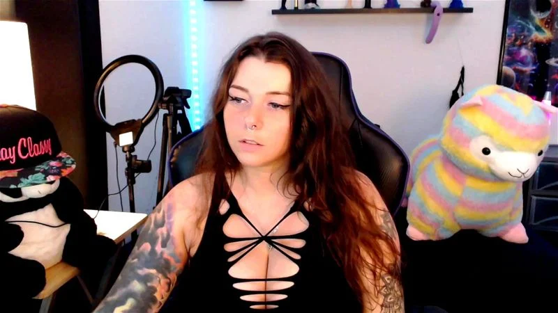 Tattooed Girl With Big Tits 2