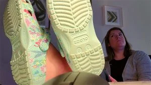 crocs thumbnail