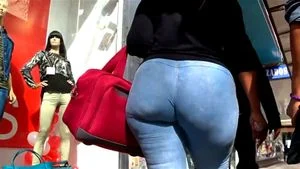 female thick candid thumbnail